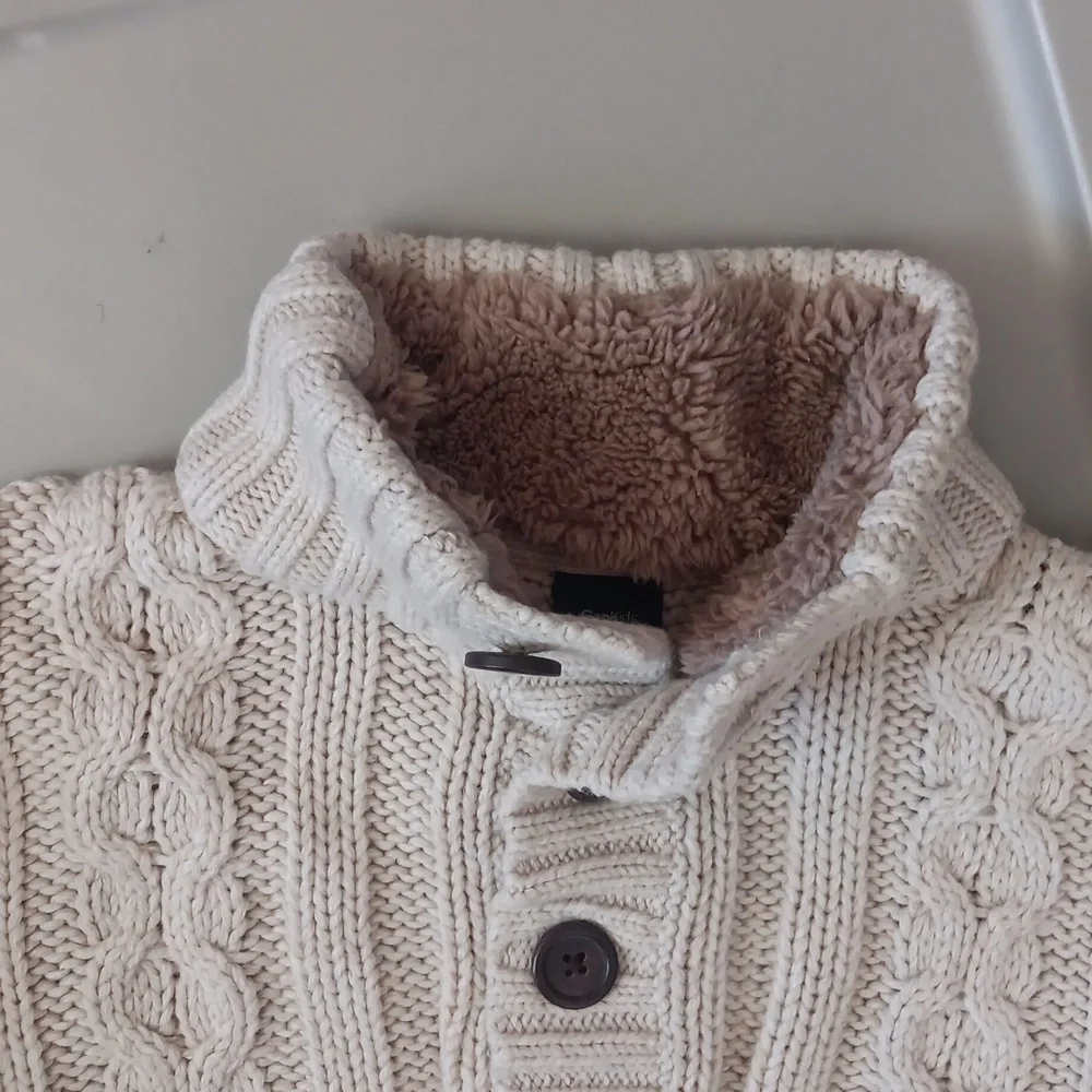 Gap cable knit sweater